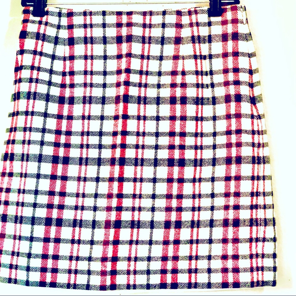 💎Ann Taylor Red & Black Plaid Skirt💎 - Picture 1 of 3